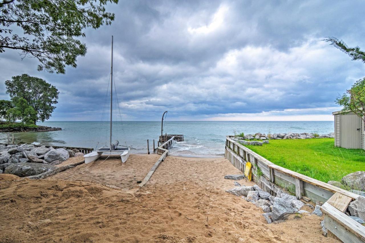 Lake Huron House With Grill And Beach Access! East Tawas Exterior photo