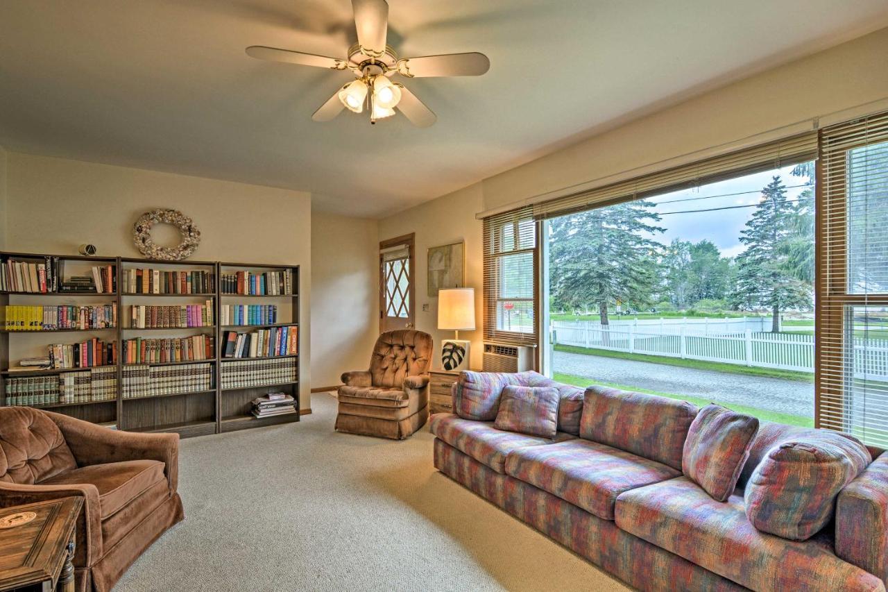 Lake Huron House With Grill And Beach Access! East Tawas Exterior photo