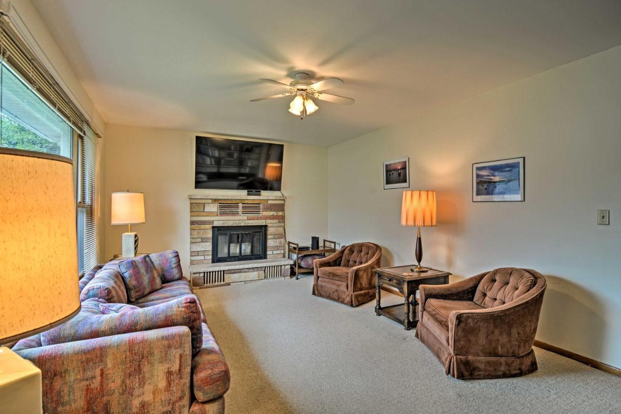 Lake Huron House With Grill And Beach Access! East Tawas Exterior photo