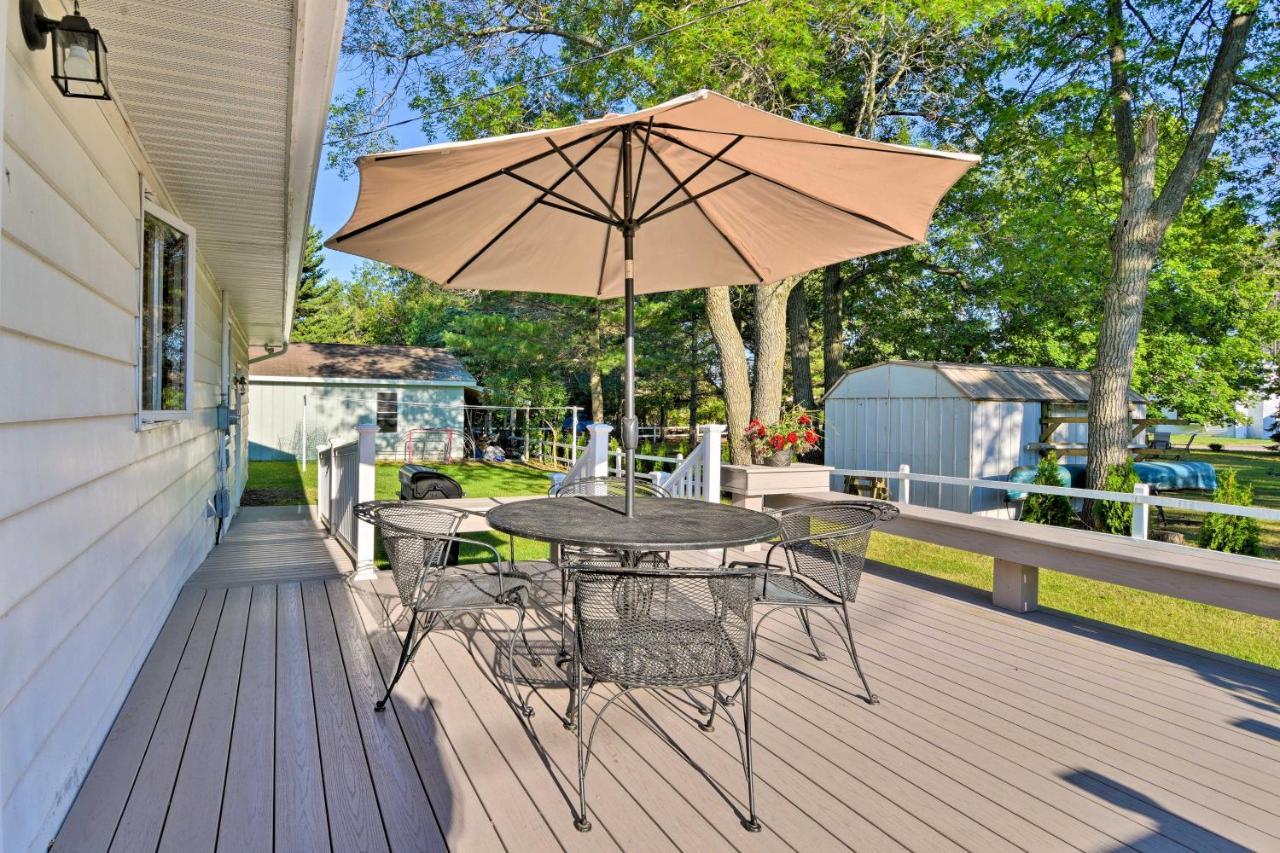 Lake Huron House With Grill And Beach Access! East Tawas Exterior photo
